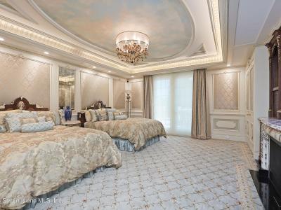 177 Benedict Rd, Staten Island, NY 10304