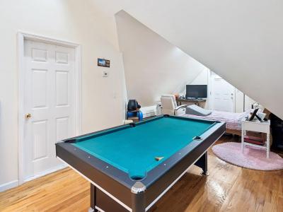 250-16 41st Road, Little Neck, NY 11363