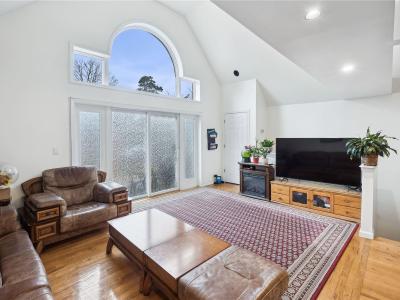 250-16 41st Road, Little Neck, NY 11363