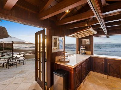 1900 Spindrift Dr, La Jolla, CA 92037