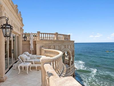 1900 Spindrift Dr, La Jolla, CA 92037