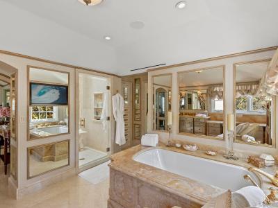 1900 Spindrift Dr, La Jolla, CA 92037