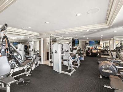 1900 Spindrift Dr, La Jolla, CA 92037