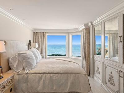 1900 Spindrift Dr, La Jolla, CA 92037