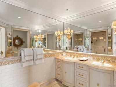 1900 Spindrift Dr, La Jolla, CA 92037