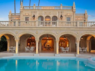 1900 Spindrift Dr, La Jolla, CA 92037