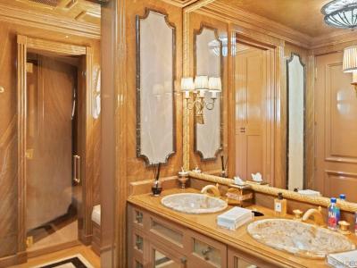 1900 Spindrift Dr, La Jolla, CA 92037