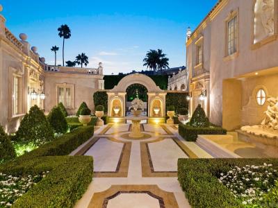 1900 Spindrift Dr, La Jolla, CA 92037