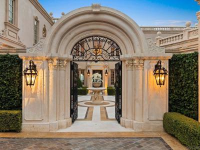 1900 Spindrift Dr, La Jolla, CA 92037