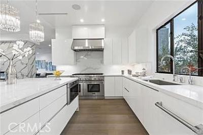 3064 Elvill Dr, Los Angeles, CA 90049