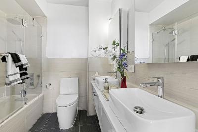 330 E 38th St APT 50E, New York, NY 10016