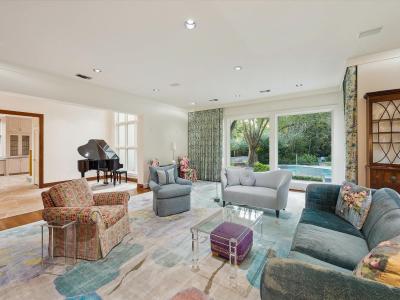 501 W Friar Tuck Ln, Houston, TX 77024