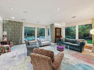 501 W Friar Tuck Ln, Houston, TX 77024