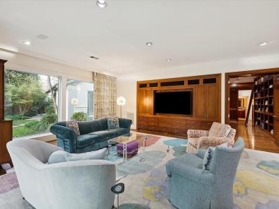 501 W Friar Tuck Ln, Houston, TX 77024