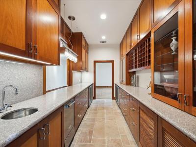 501 W Friar Tuck Ln, Houston, TX 77024