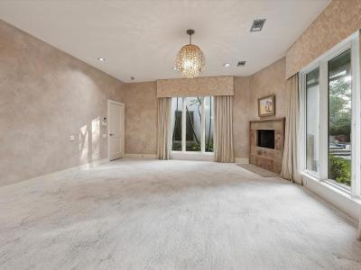 501 W Friar Tuck Ln, Houston, TX 77024