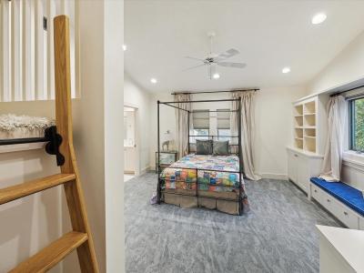 501 W Friar Tuck Ln, Houston, TX 77024