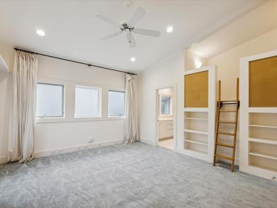 501 W Friar Tuck Ln, Houston, TX 77024