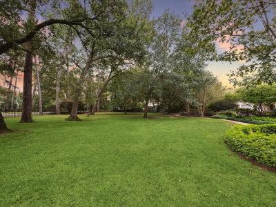 501 W Friar Tuck Ln, Houston, TX 77024