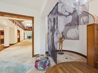 501 W Friar Tuck Ln, Houston, TX 77024