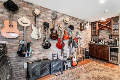 6323 Geyser Ave Reseda CA 91335