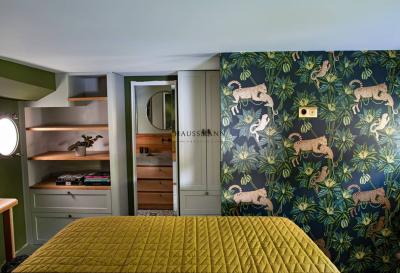 PARIS, Île-de-France 75116