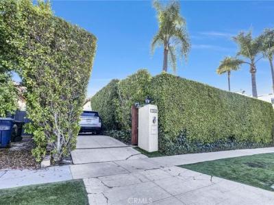 8615 Skyline Dr, Los Angeles, CA 90046