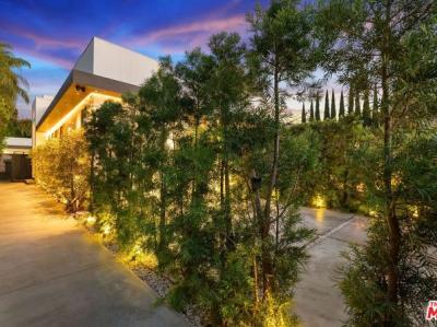 8615 Skyline Dr, Los Angeles, CA 90046