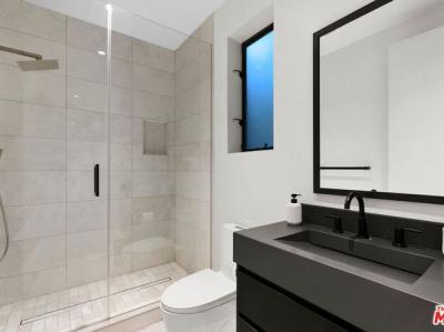 8615 Skyline Dr, Los Angeles, CA 90046