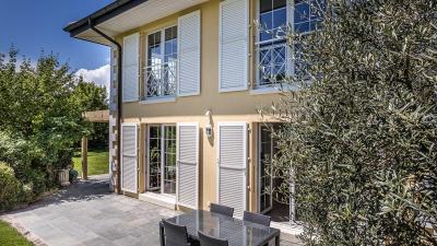 Commugny - detached villa in a green setting