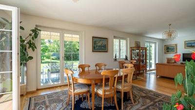 Commugny - detached villa in a green setting