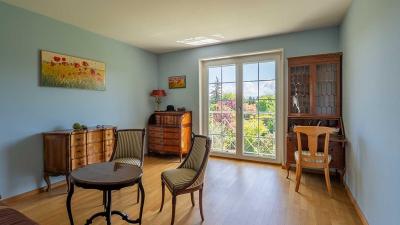 Commugny - detached villa in a green setting