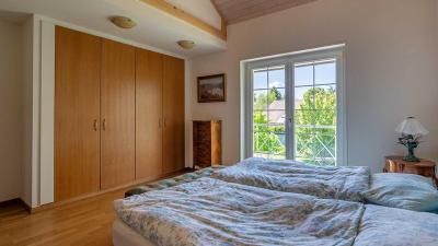 Commugny - detached villa in a green setting