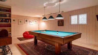 Commugny - detached villa in a green setting