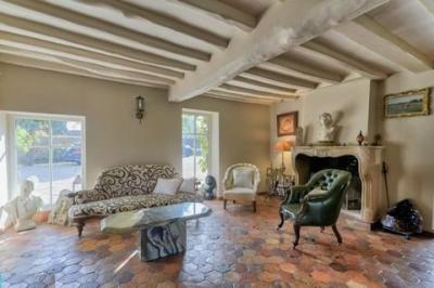 Paris, Île-de-France, Address available on request