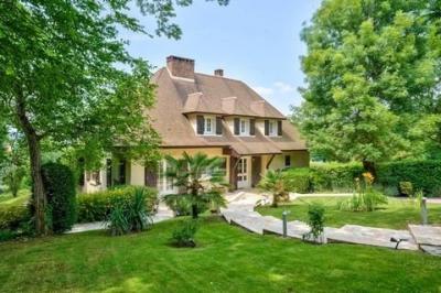 Paris, Île-de-France, Address available on request