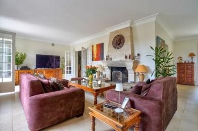 Paris, Île-de-France, Address available on request