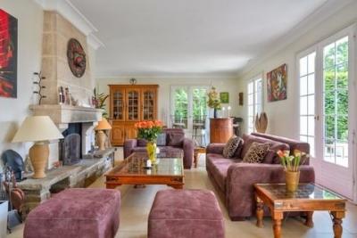 Paris, Île-de-France, Address available on request