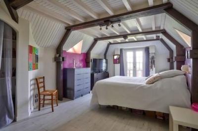 Paris, Île-de-France, Address available on request