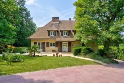 Paris, Île-de-France, Address available on request