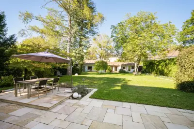 Modern villa on a spacious plot with separate bungalow Munich, BA, Germany