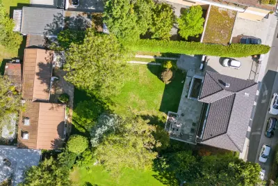 Modern villa on a spacious plot with separate bungalow Munich, BA, Germany