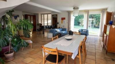 Paris, Île-de-France, Address available on request