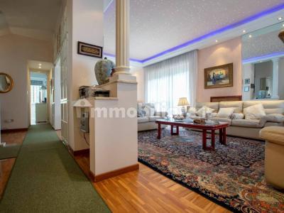 Detached house via Amipsia, Casal Palocco, Rome