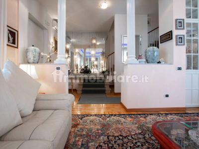 Detached house via Amipsia, Casal Palocco, Rome