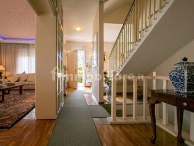 Detached house via Amipsia, Casal Palocco, Rome