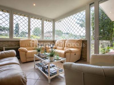 Detached house via Amipsia, Casal Palocco, Rome