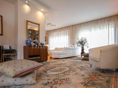 Detached house via Amipsia, Casal Palocco, Rome