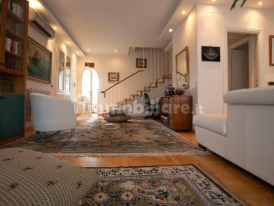 Detached house via Amipsia, Casal Palocco, Rome