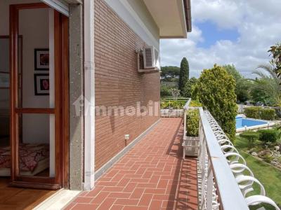 Detached house via Amipsia, Casal Palocco, Rome